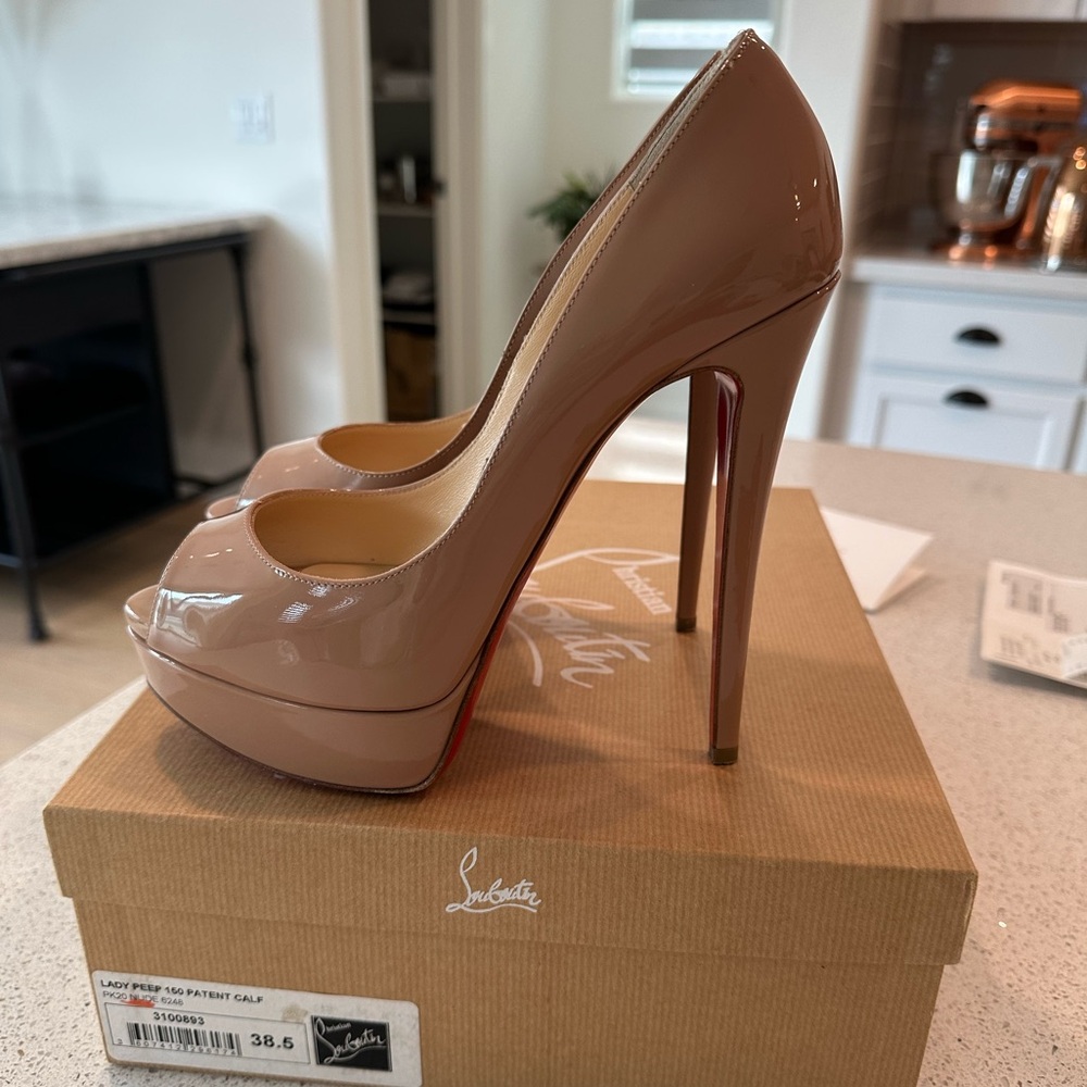 Authentic CHRISTIAN LOUBOUTIN lady peep 150 stilettos in patent nude color